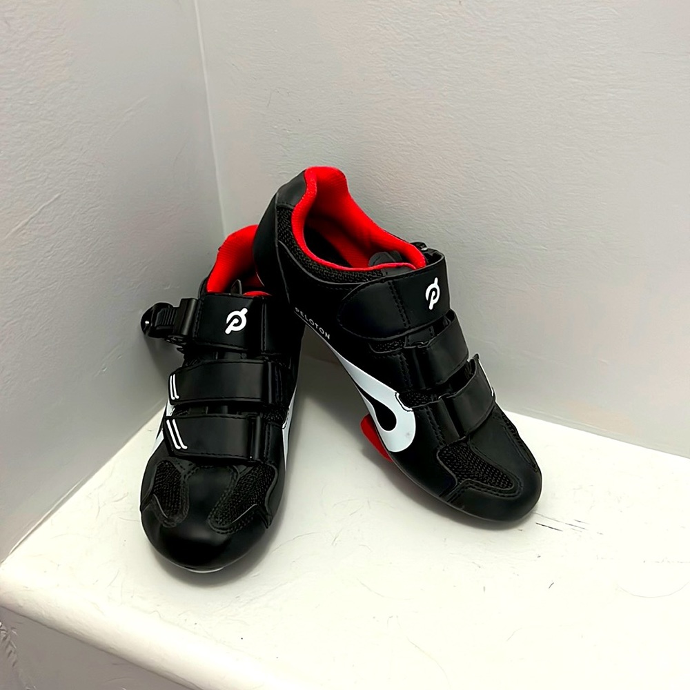 Like new Peloton cycling shoes